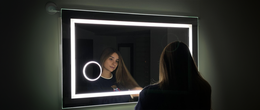 Espejos LED: Tecnología y Estilo en un Solo Producto