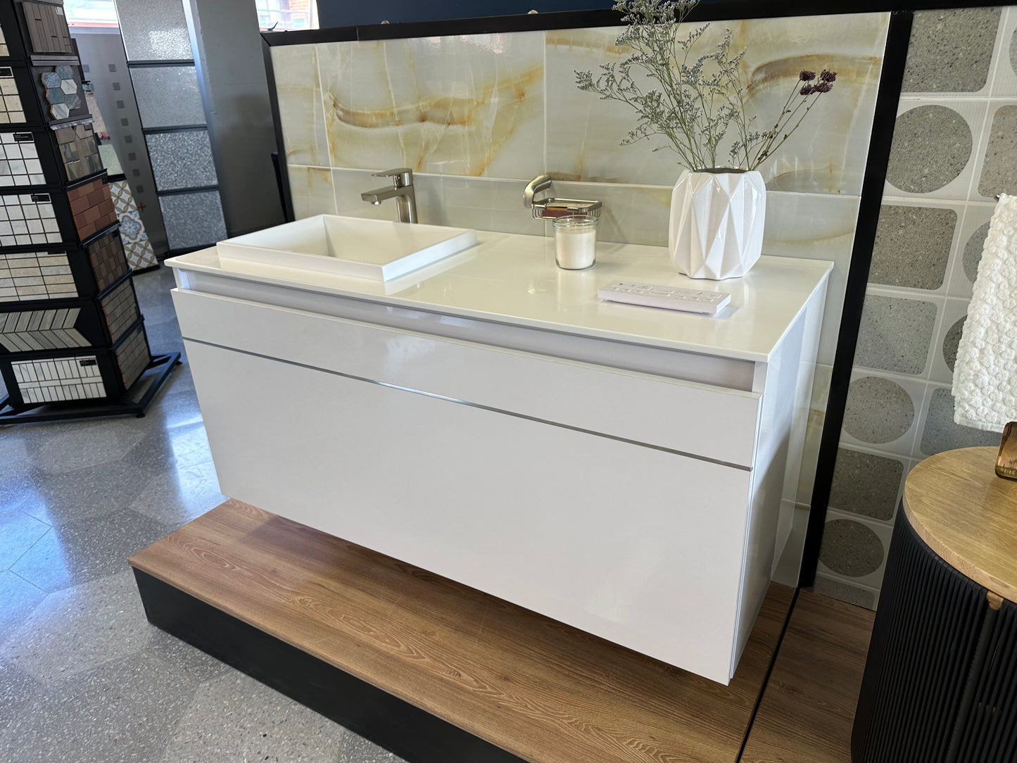 Mueble iLúmina con Lavamanos